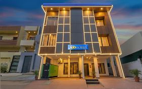 Fabhotel Pas Residency - Nr Marina Beach